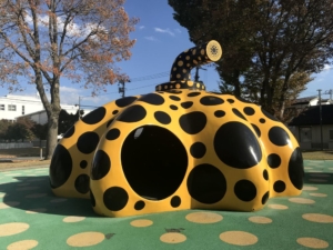 【青森】十和田市現代美術館の現代アートが楽しすぎる!りんごカレーも美味!