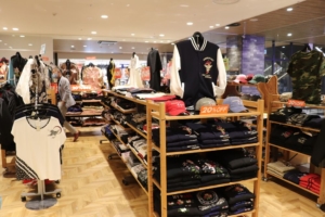 スカジャンのメッカ横須賀で愛される伝説的な専門店「MCハウス