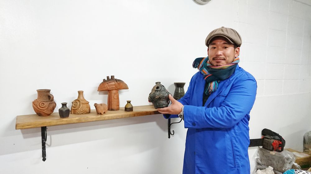 横須賀に本格的な穴窯が！縄文土器に魅せられ、アーティスト村で活動する薬王寺太一さんのアトリエ訪問レポート！