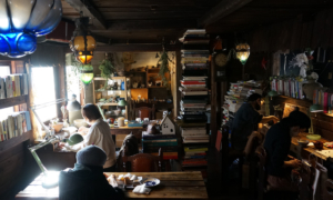 金継ぎのススメ（カフェ6次元・ナカムラクニオさんの金継ぎ教室体験レポート）