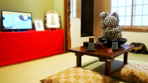 老舗旅館でアート展!『アート&ブックプロジェクト ようこそ「えんぎやど」へ』