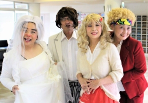 佐賀弁オンリーの郷土芸能「佐賀にわか」の魅力とは？「賑い商 はっぴぃ♡かむかむ」座長・いなばゆうこさんにインタビュー！