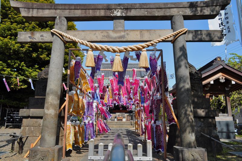 東京都大田区で神社巡り。都心で最も騒がしい場所にある「嶺白山神社」と商店街にある鎮守の杜「御嶽神社」