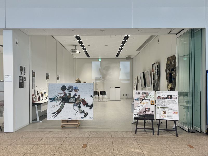 電子ゴミでアートをつくり続ける美術家・長坂真護の展覧会が横浜市役所で開催！（6/10-18）