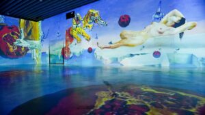 ダリを“浴びる”体験を!日本初の体感型ダリ展開催中!