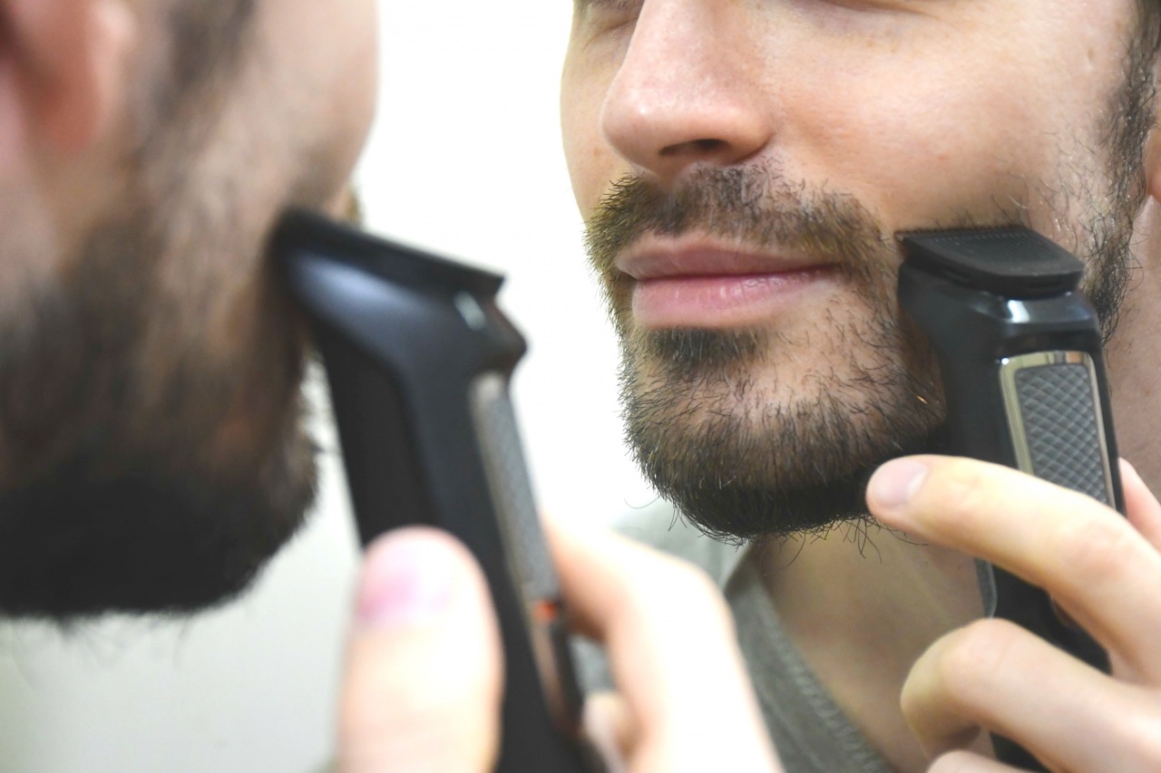 【顔面学講座㉗】 ヒゲを剃る行為は男性の女性化？　男のヒゲについて考えてみた。