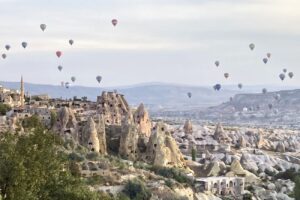 トルコ・カッパドキア 大自然が造った神秘の光景