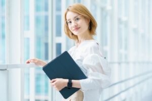 【顔面学講座㊳】髪色による印象とヘアカラーについて。50代以上の正解は何色か?
