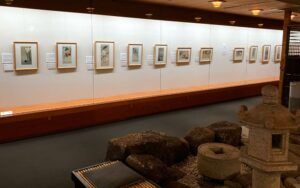 知られざる浮世絵師・小原古邨が描いた、鳥たちの静かな命